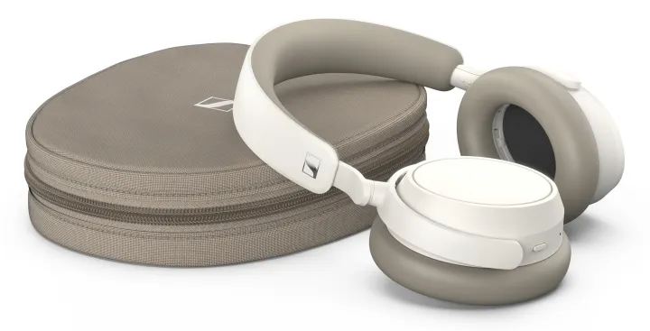 Sennheiser Accentum Plus con estuche en color blanco.