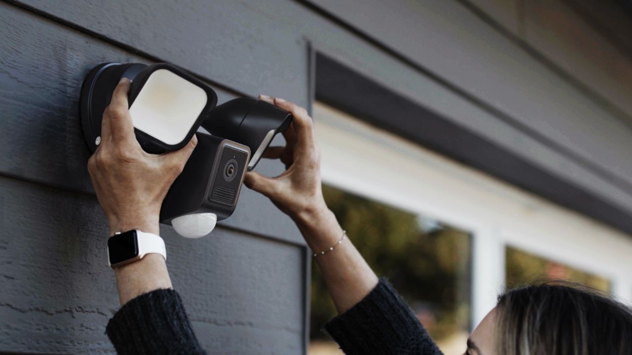The 5 Best Floodlight Cameras for Home Security in 2024 - Vimarsana News