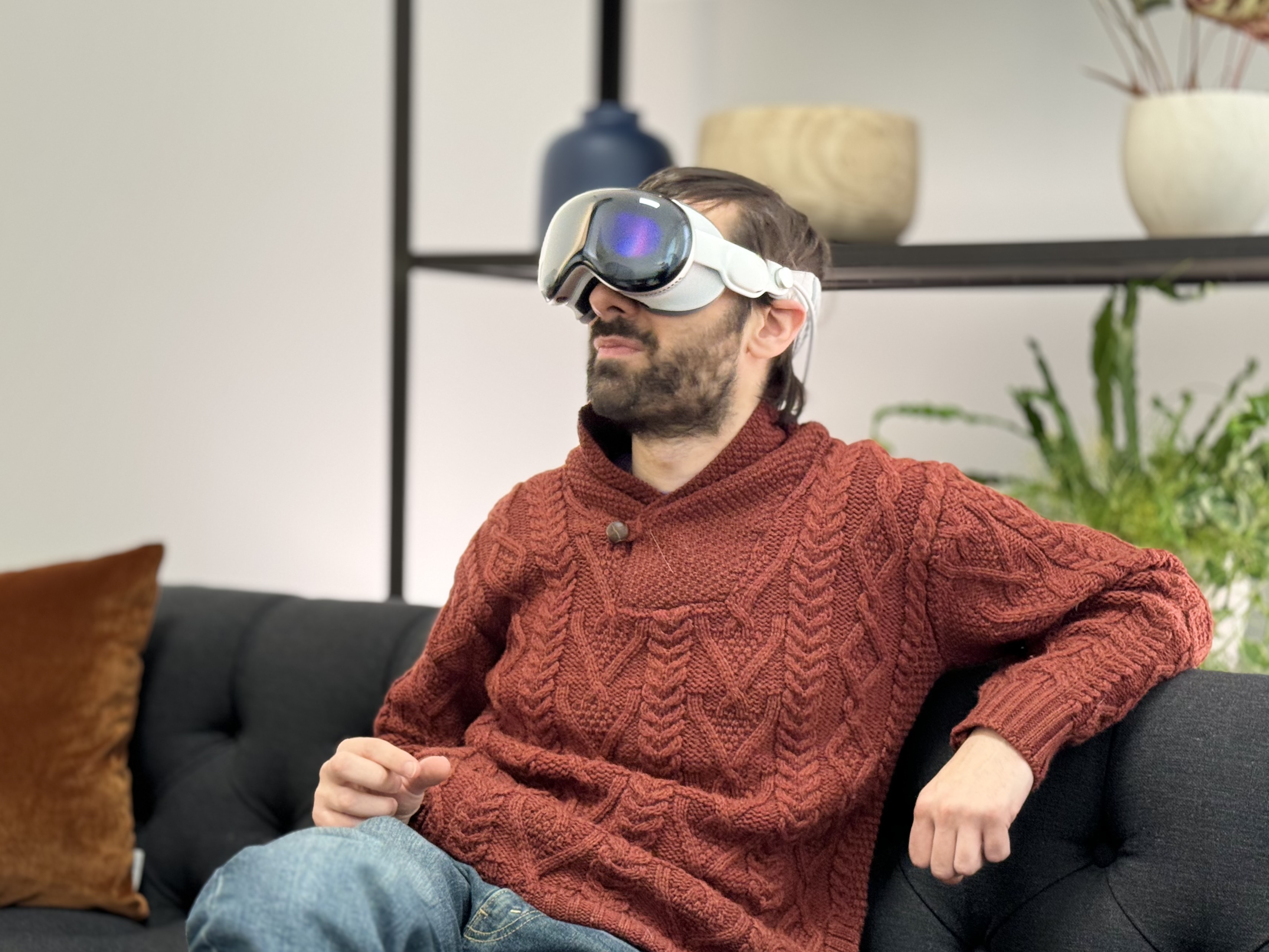 Apple Vision Pro reviews paint a messy but exciting picture - Vimarsana News