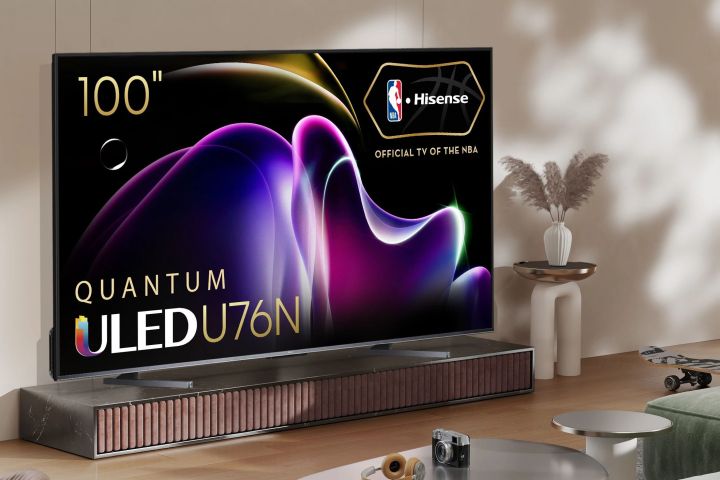 Hisense U76N 100-дюймовый QLED-телевизор 4K.
