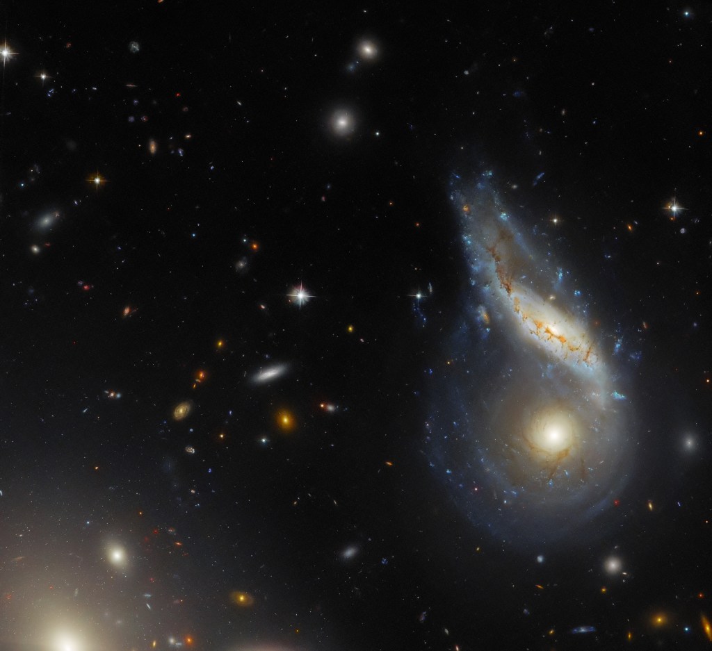 Hubble images galaxies caught in the process of merging - Vimarsana News