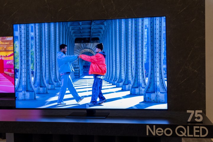 Un televisor Samsung Neo QLED 4K en exhibición en CES 2024.