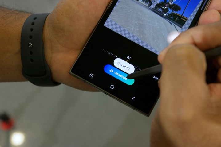 Кто-то использует приложение Generative Edit на Samsung Galaxy S24 Ultra.