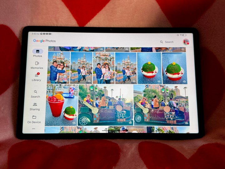 TCL NXTPAPER 11 showing Google Photos.