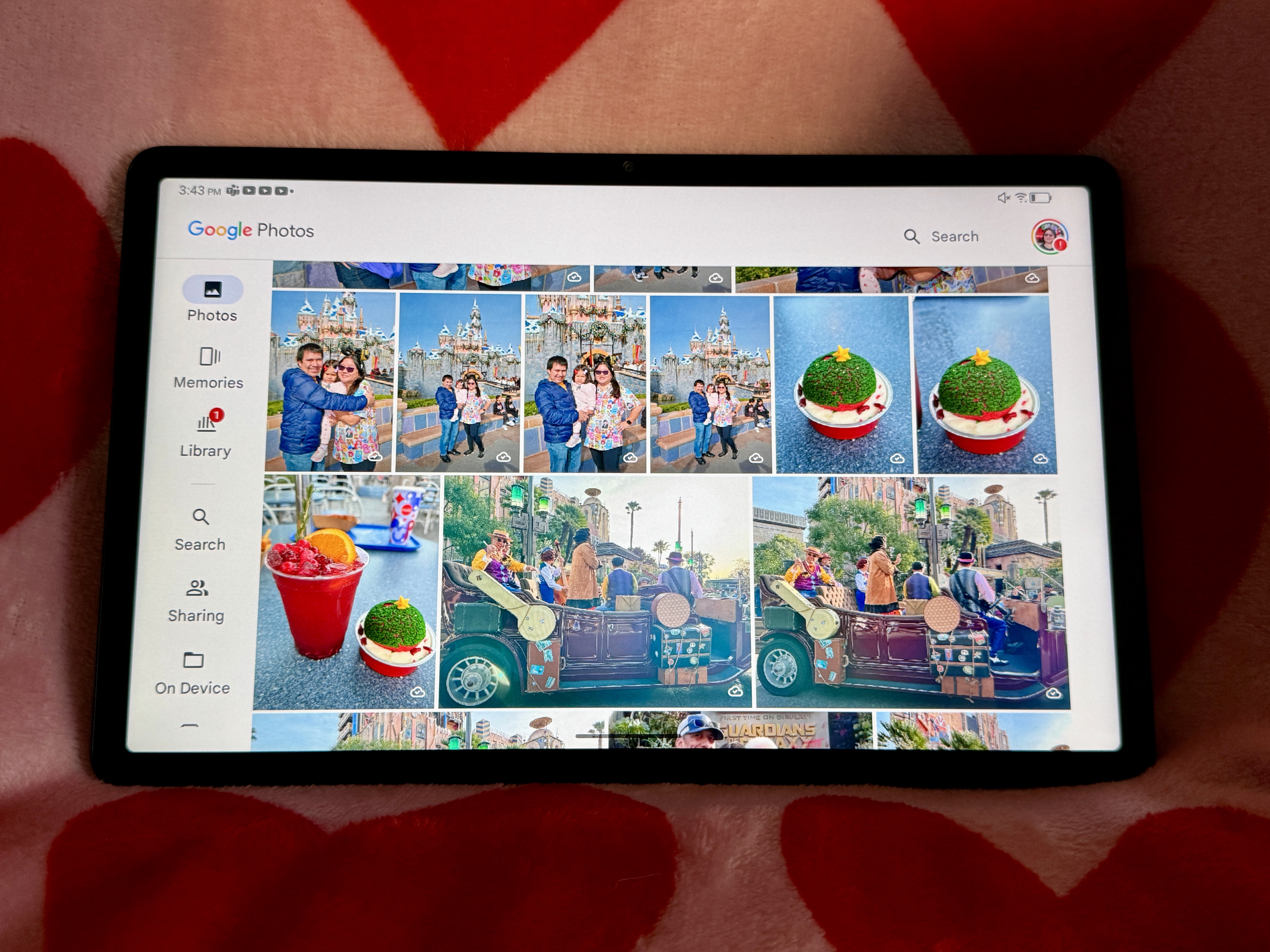 TCL NXTPAPER 11 showing Google Photos.