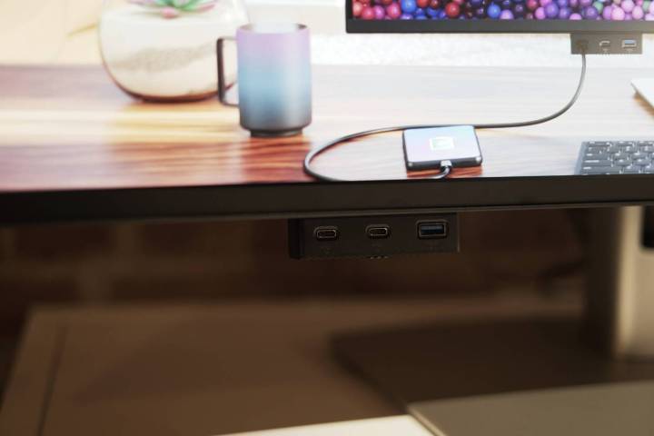 Forward-facing USB ports on the UltraSharp 40 5K monitor.