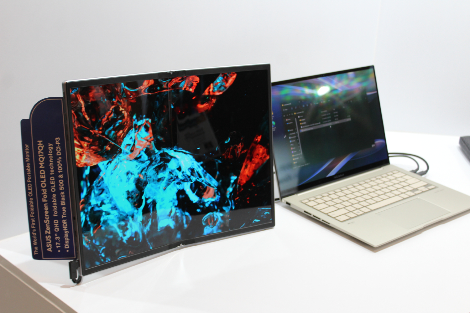 This OLED portable monitor can fold right in half - Vimarsana News