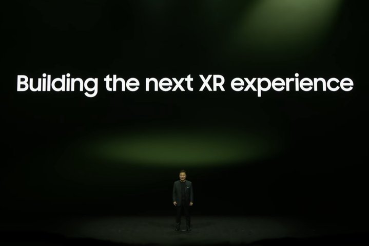 TM Roh, de Samsung, comparte sus planes de XR en el evento Galaxy Unpacked 2023.