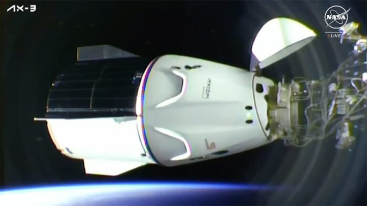 Dört Axiom MIssion 3 astronotu taşıyan SpaceX Dragon Freedom uzay aracının 20 Ocak 2024'te uzay istasyonuna kenetlendiği görülüyor.