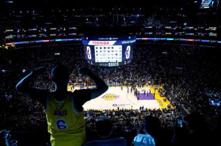 76ers vs Lakers live stream: Can you watch for free?