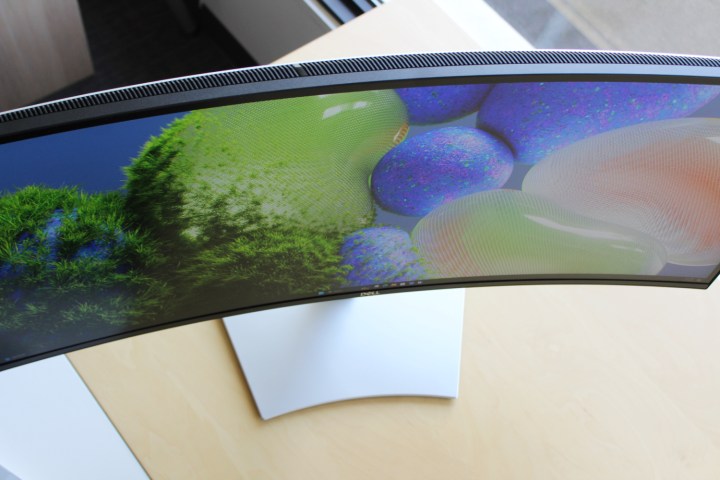 The curved screen of the Dell UltraSharp 34 from above.