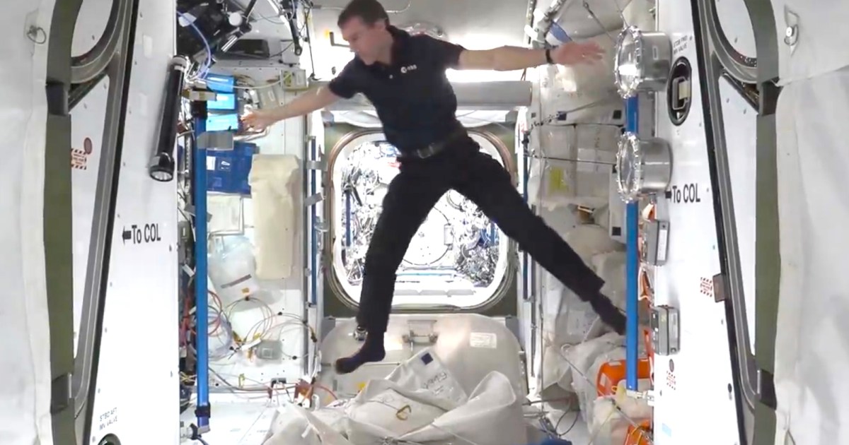 Bu astronotu Uluslararası Uzay İstasyonu'nda uzay valsi yaparken izleyin