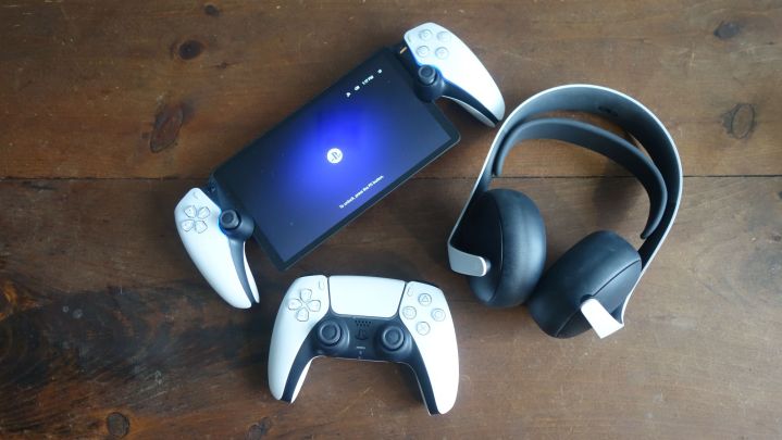 A Pulse Elite, DualSense, and PlayStation Portal sit on a table.