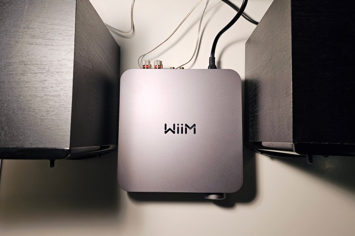 Wiim Amp between speakers (overhead view).