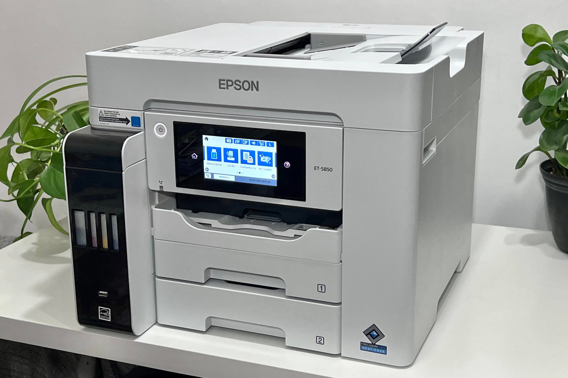 EcoTank Pro ET-5850 اپسون یک چاپگر تجاری بزرگ و سنگین است.