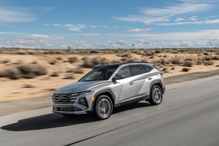 2025 Hyundai Tucson Plug-In Hybrid driving.