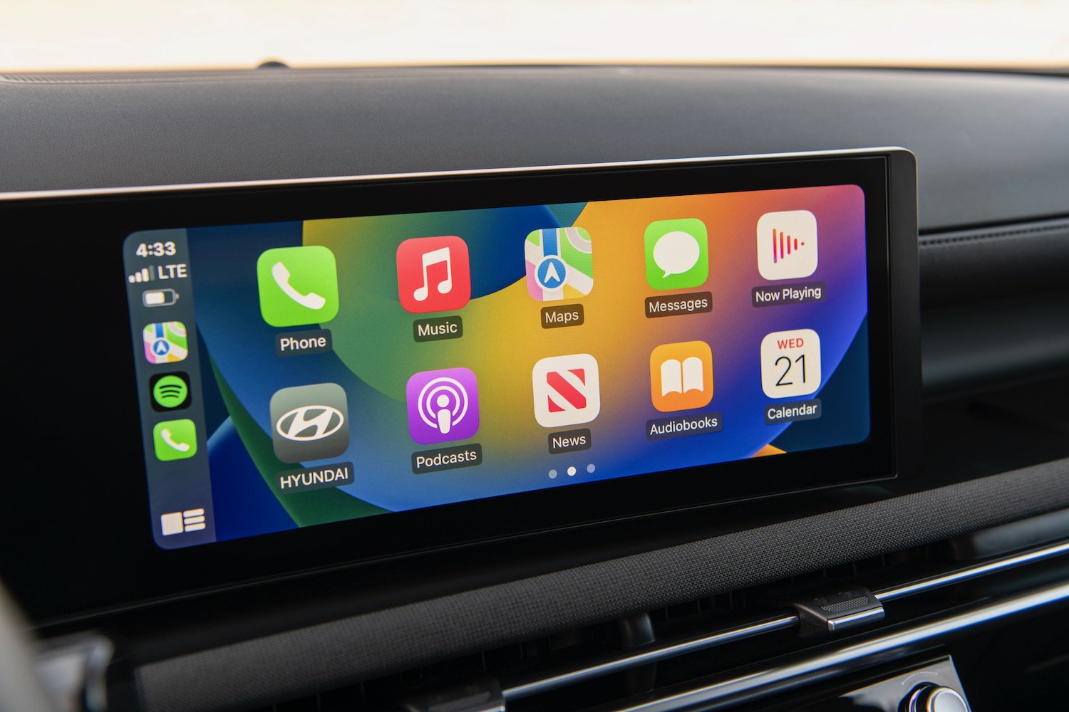 2025 Hyundai Tucson Plug-In Hybrid touchscreen.
