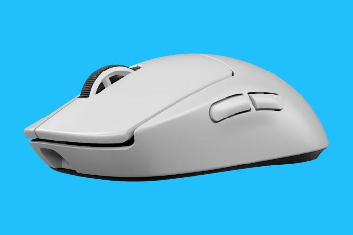 蓝色背景下的罗技 Pro X Superlight 2 鼠标。