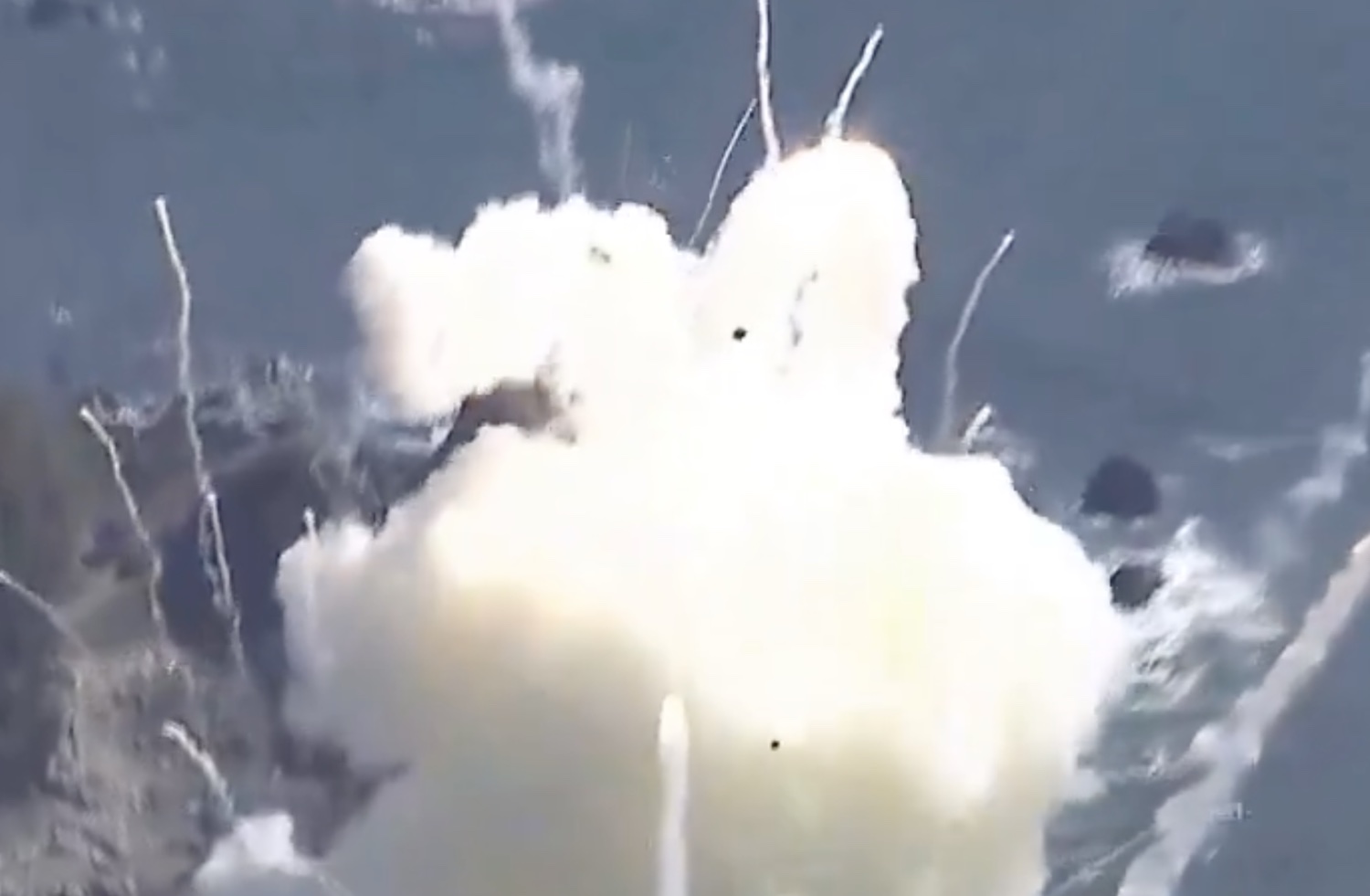 Watch this Japanese rocket explode just seconds after launch - Vimarsana News