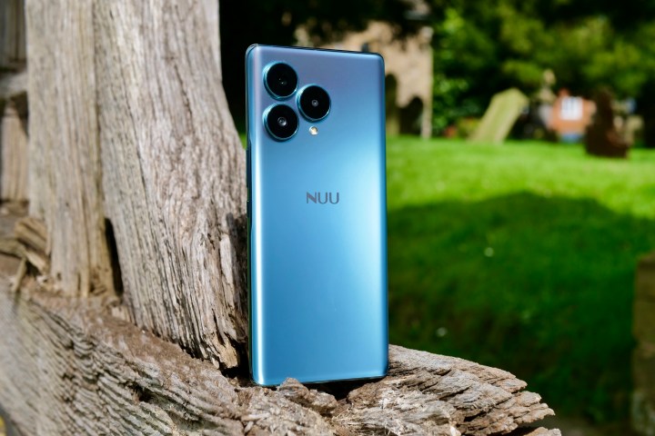 The back of the Nuu B30 Pro.