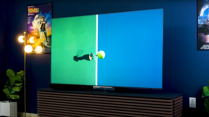 A bird's eye view of a tennis court shown on a Samsung QN900D.