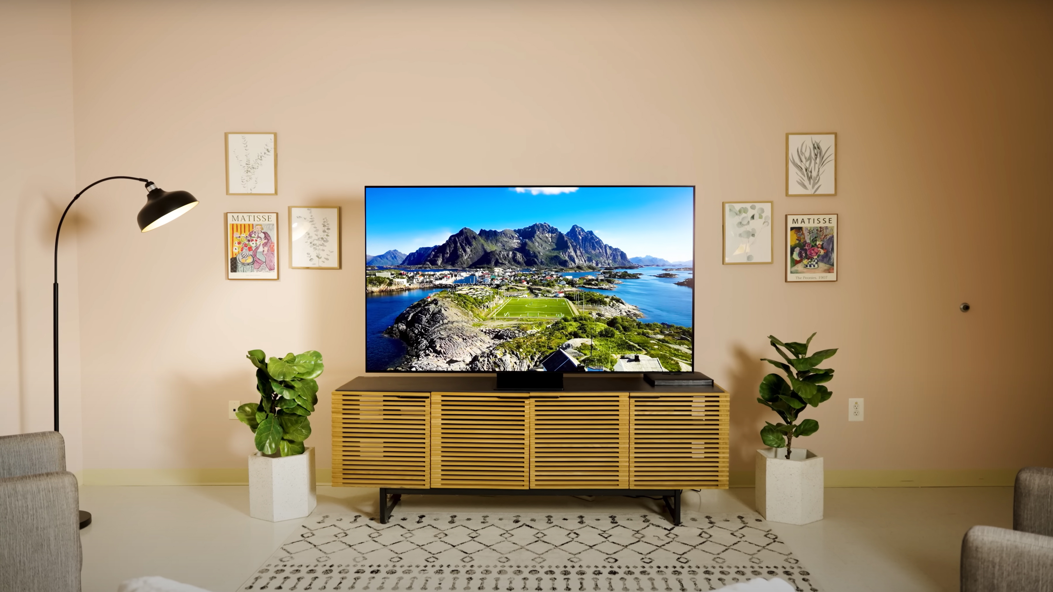 Don't miss this huge clearance sale on Samsung OLED TVs - Vimarsana News