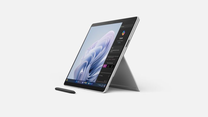 新款 Surface Pro 10 的渲染图显示了正面的屏幕