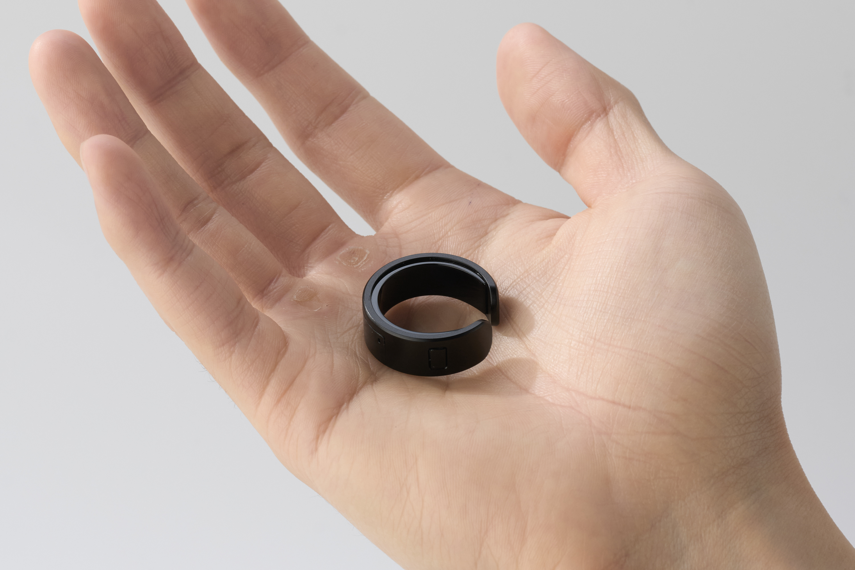 ▶️ Zikr Ring is currently the world's smallest smart ring with display  function ▶️ 3 Sizes Compatible: The Zikr Ring Flex now c... | Instagram