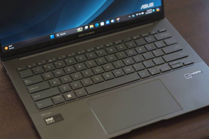 The keyboard of the Zenbook 14Q.