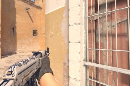 How to play left-handed in Counter-Strike 2