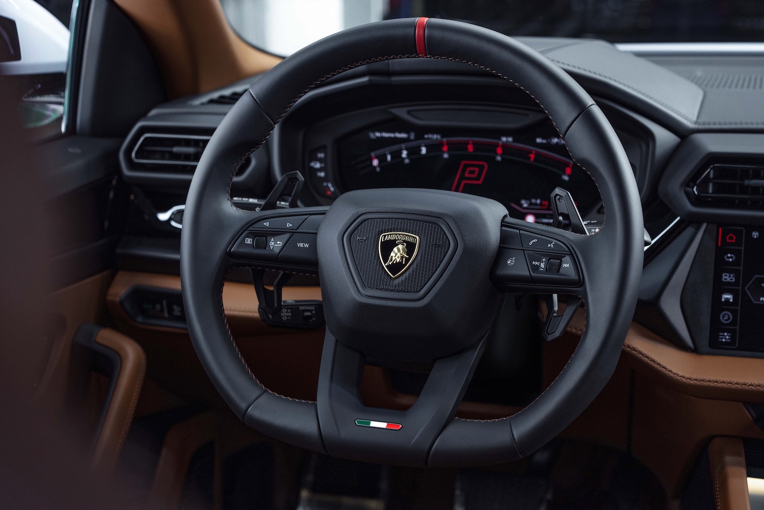 Lamborghini Urus SE steering wheel.