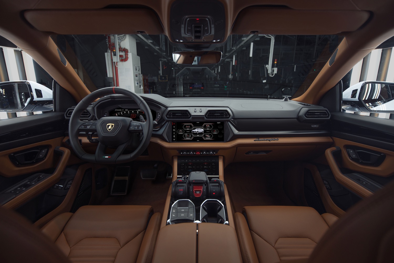 Lamborghini Urus SE interior.