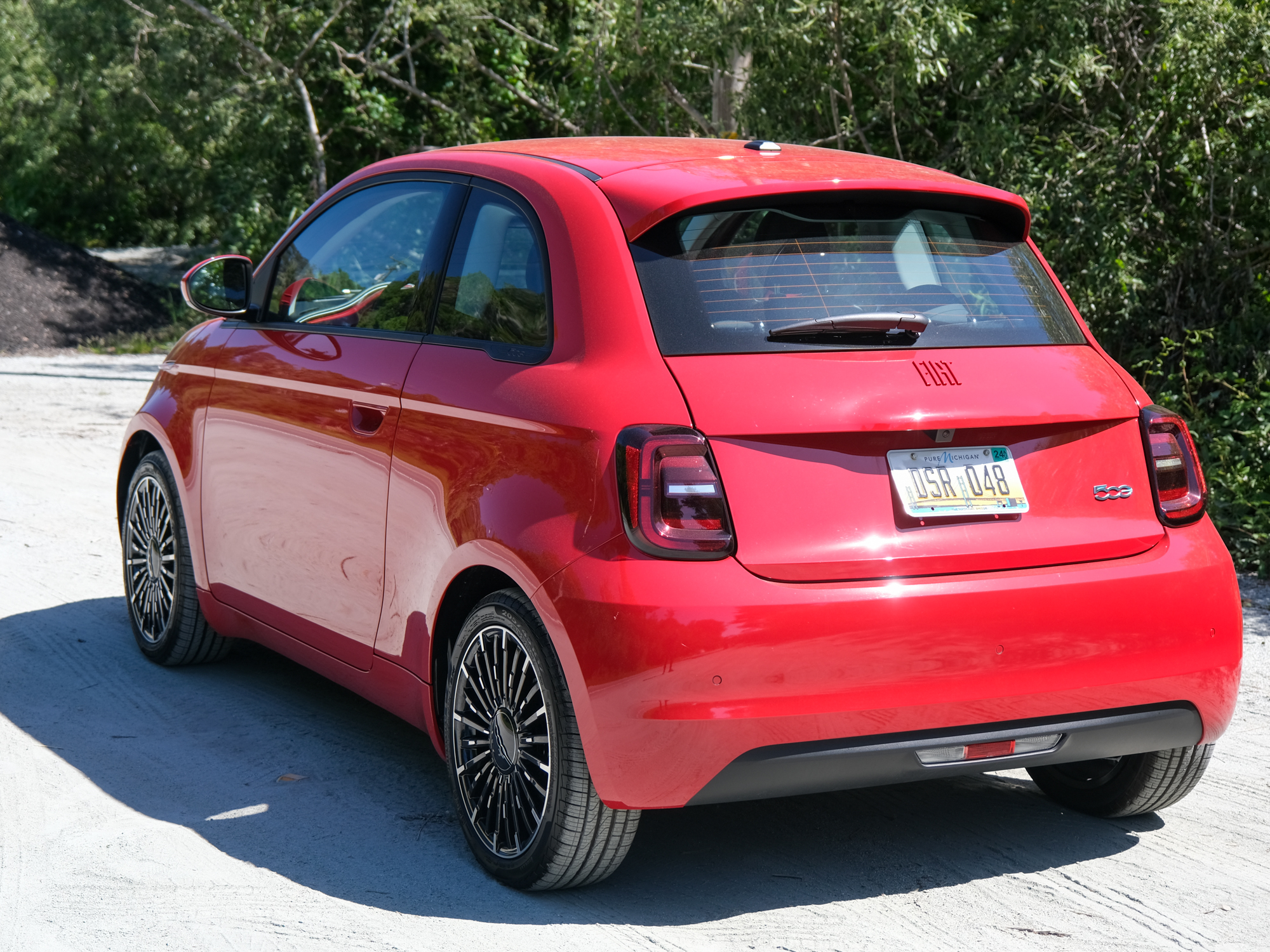 Testbericht zum Fiat 500e 2024: eigenartig und günstig