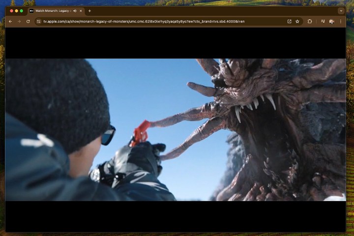 Apple TV+ 上的一集《君主：怪物的遗产》在 Chrome 浏览器中播放。