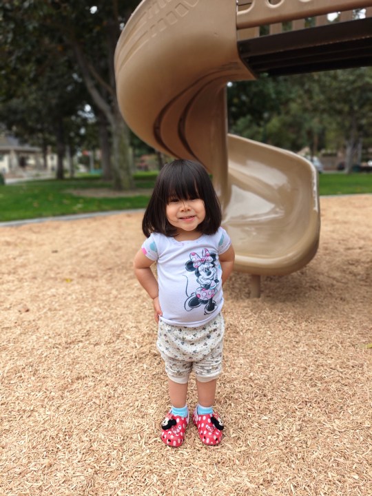 使用 OnePlus 12 拍摄的幼儿肖像。