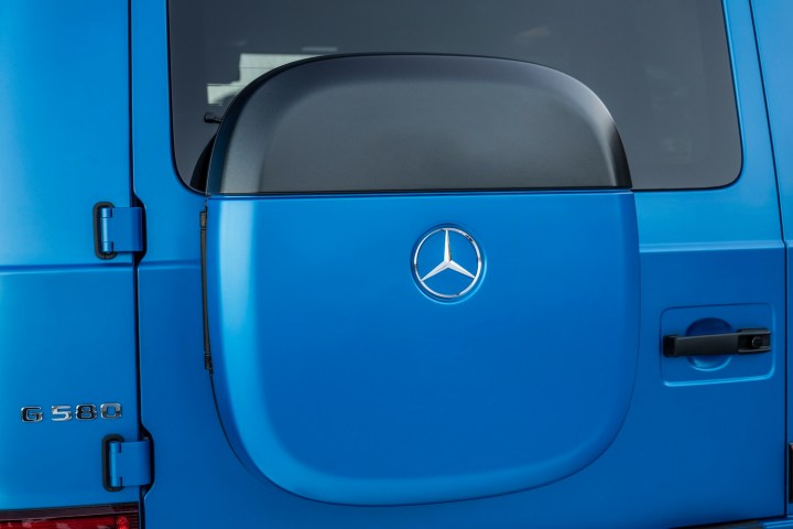 Mercedes-Benz G580 mit EQ Technology Ladekabelabdeckung.