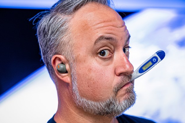 Phil Nickinson with the Sennheiser Momentum Sport, and a thermometer.