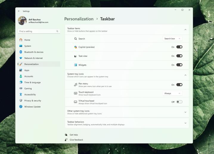 Una captura de pantalla de la configuración para desactivar Copilot y los widgets en la aplicación de configuración de Windows 11