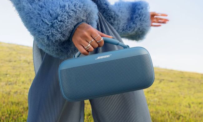 Bose SoundLink Max in blue.