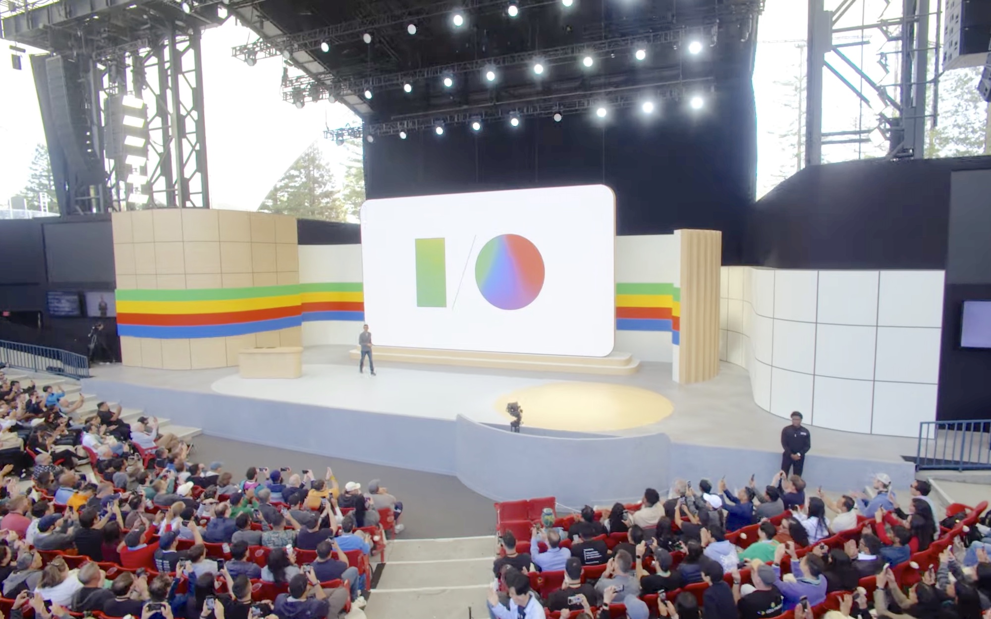 Google I/O 2024 के लिए मंच।