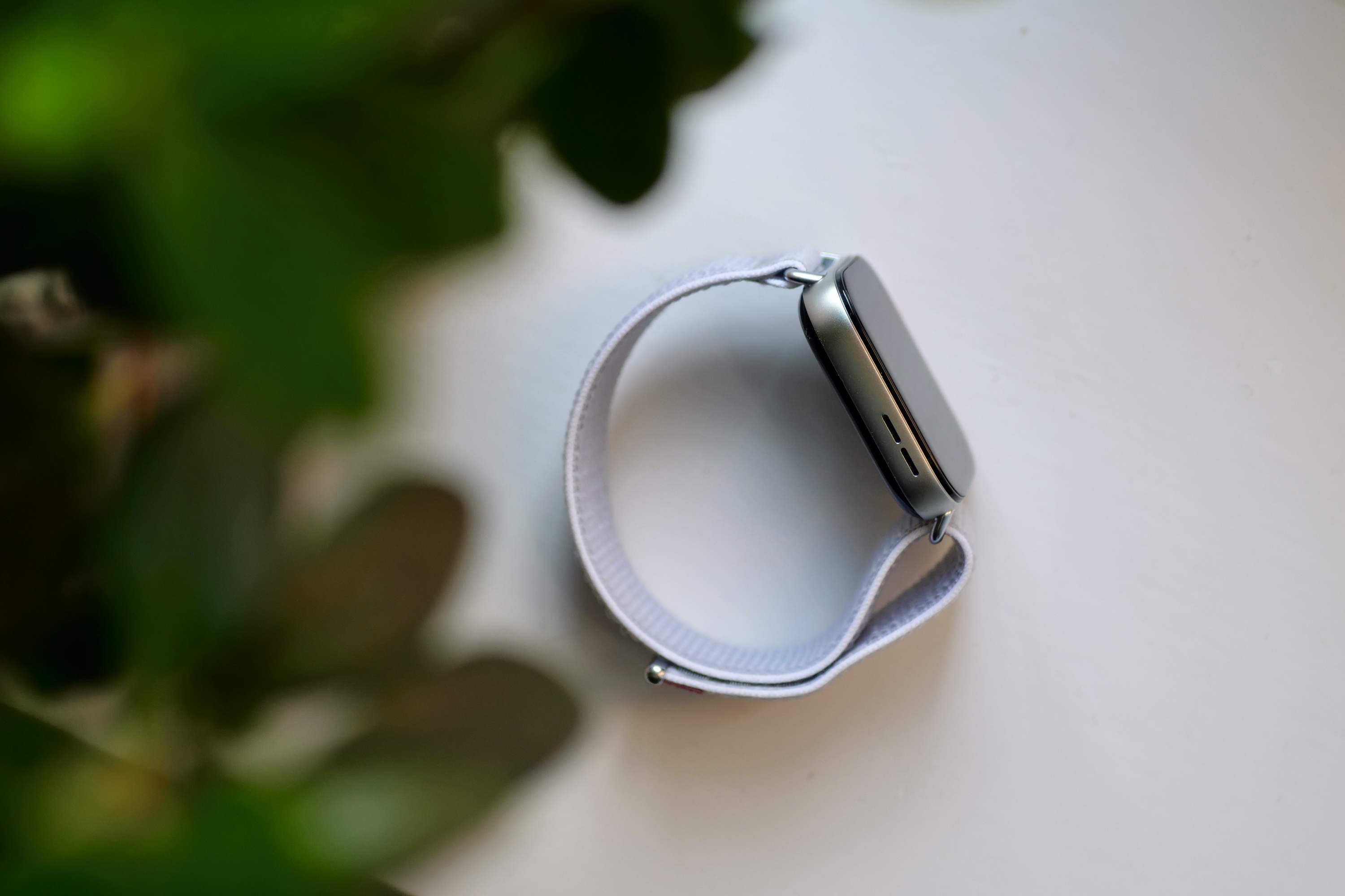 The side of the Huawei Watch Fit 3, showing the speaker.