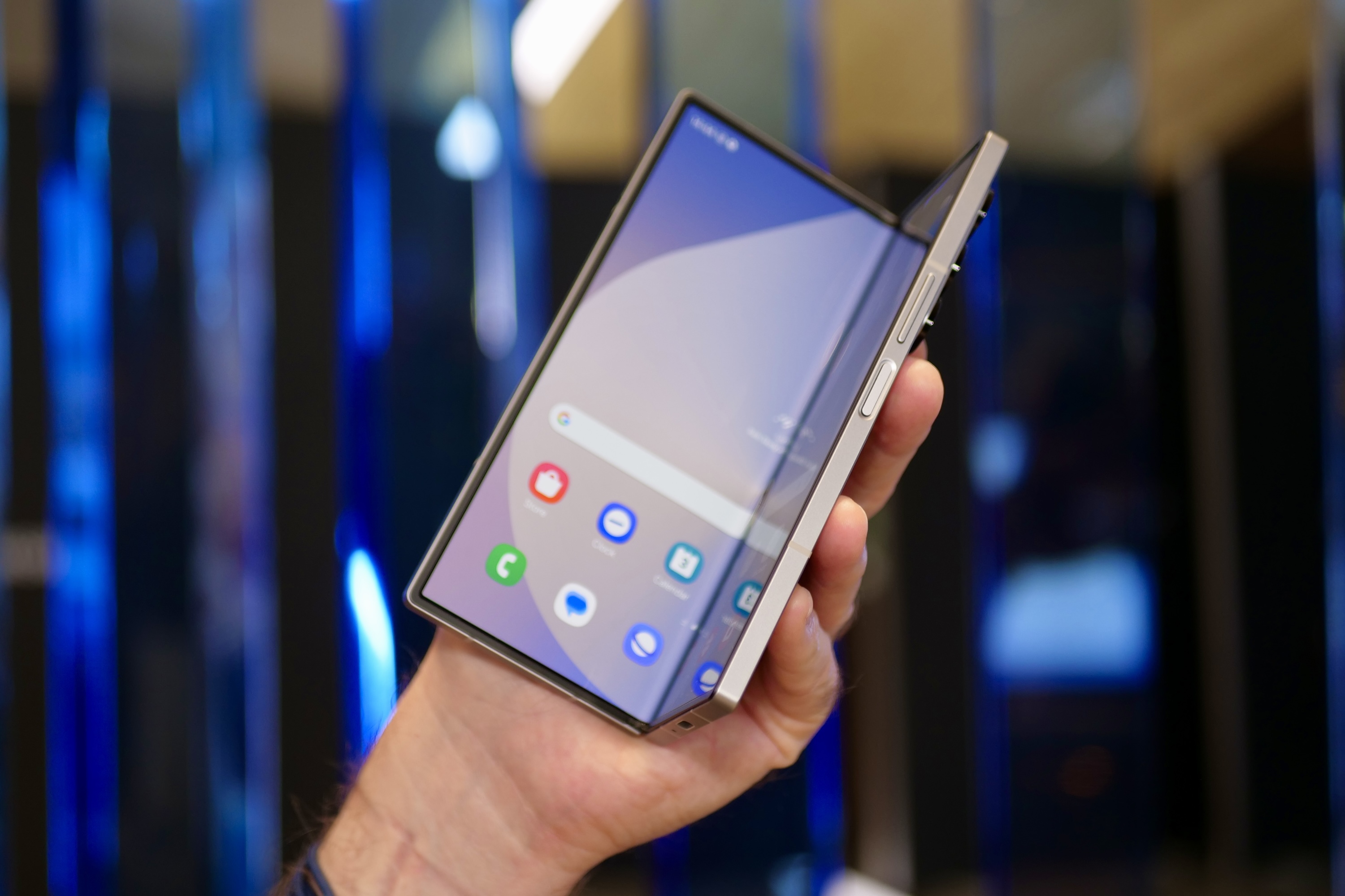 Samsung tipped to expand foldable line-up with new super-sized model ...
