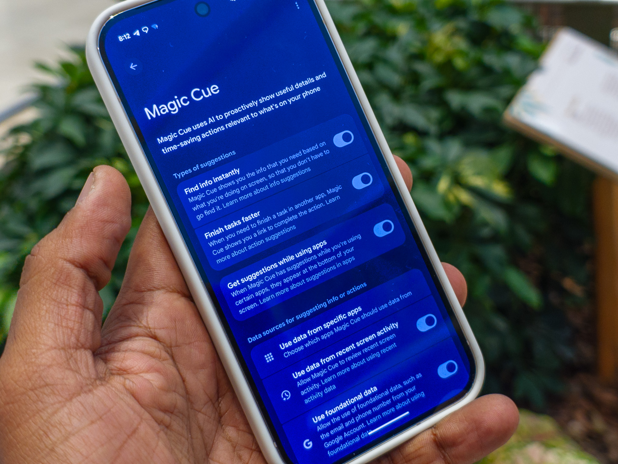 This is Magic Cue, the new suggestive AI on the Pixel 10 series