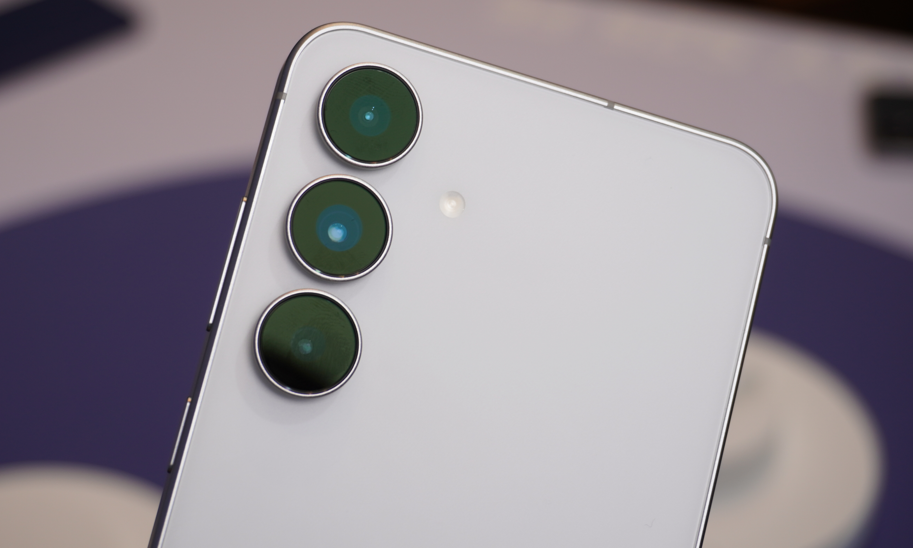 Samsung Galaxy S25 FE Hands On This affordable Flagship Has A Lot To Samsung Galaxy S25 FE Hands On This affordable Flagship Has A Lot To